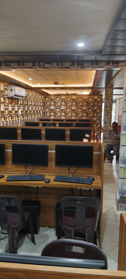 COMPUTER LAB (LALGANJ AJHARA BRANCH)